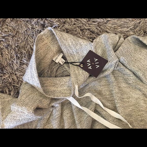 AVA & VIV ⭐️Cream/Gold Pullover w/Cowl Neck - Picture 5 of 8